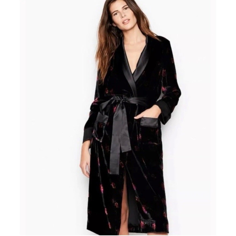 Victoria's Secret Velvet Floral Robe Black Pink Satin Trim Pockets Women's Small